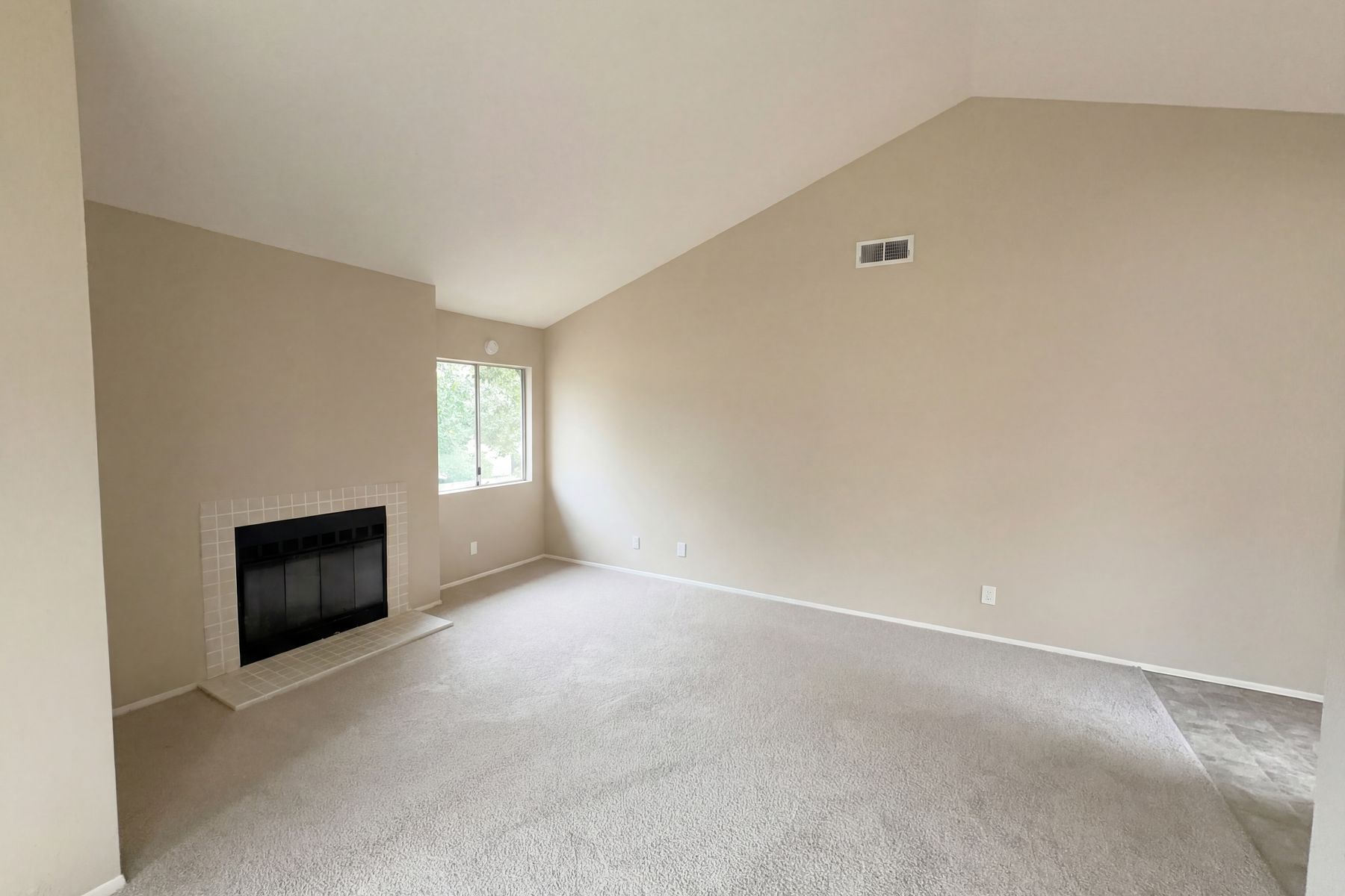 Property photo 3 of 11231 Avenida De Los Lobos Unit H