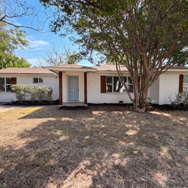 Property photo 1 of 832 Central Dr
