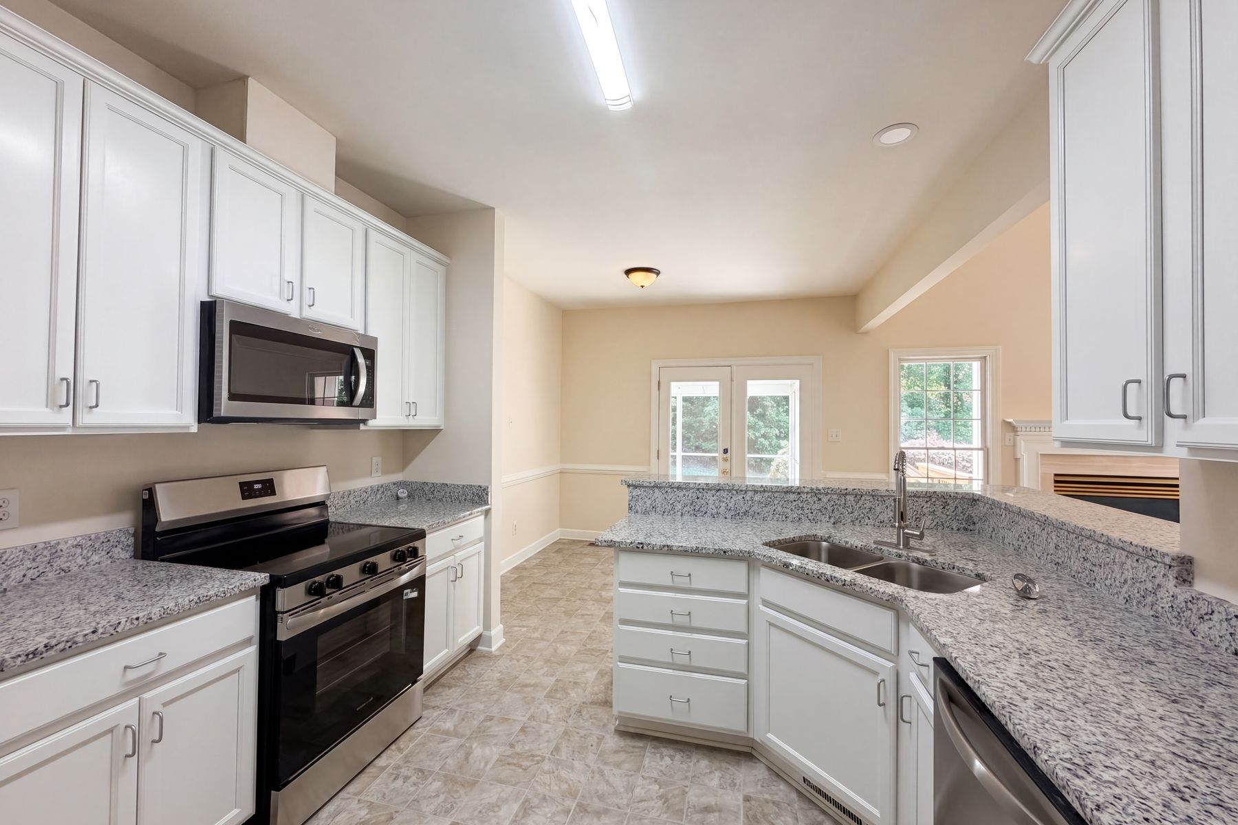 Photo 2 of 16 of 6128 Remington Lake Dr, Raleigh, NC