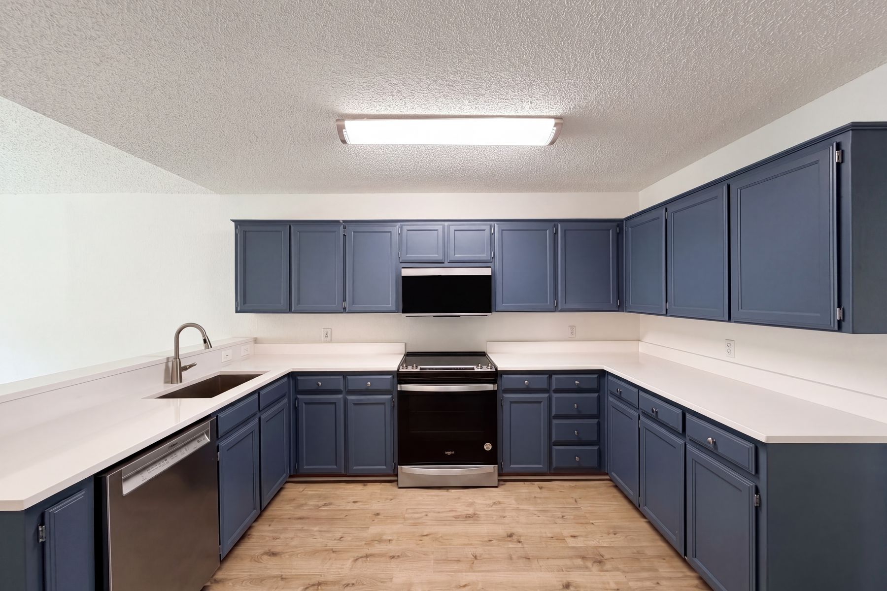 Photo 2 of 22 of 4700 Maryannes Meadow Dr, Fort Worth, TX
