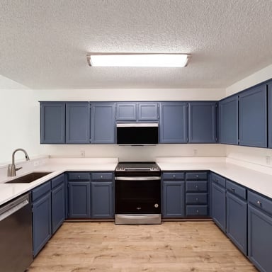 Property photo 2 of 4700 Maryannes Meadow Dr