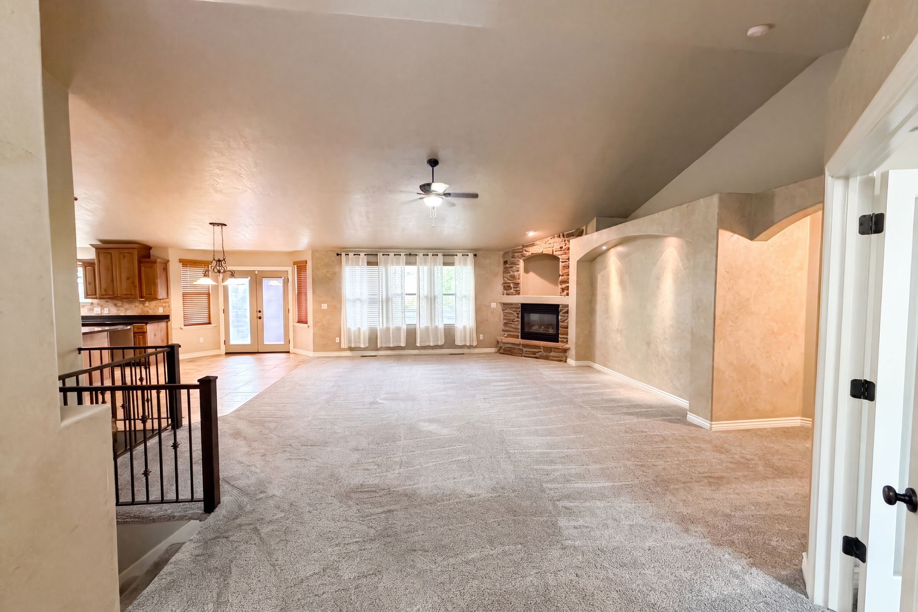 Property photo 3 of 14496 S Fox Creek Dr