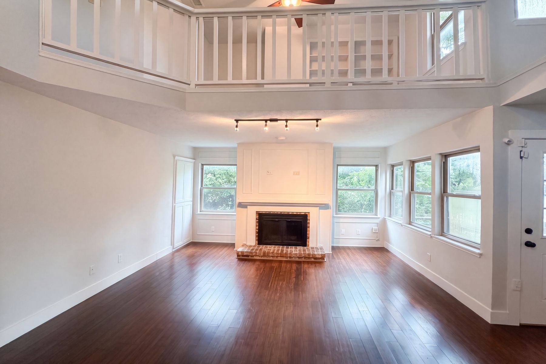 Property photo 3 of 13324 Pandora Cir