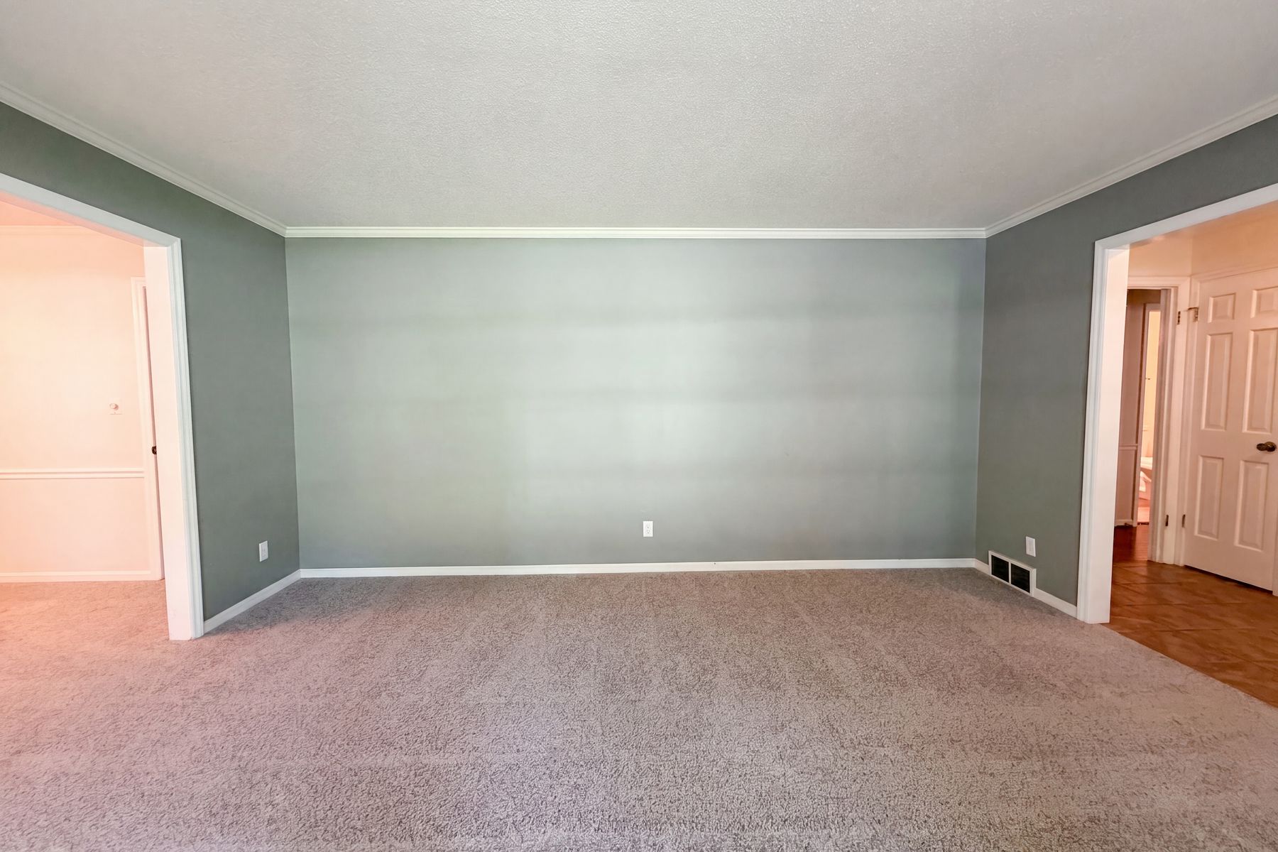 Property photo 3 of 7850 Beech Forest Rd