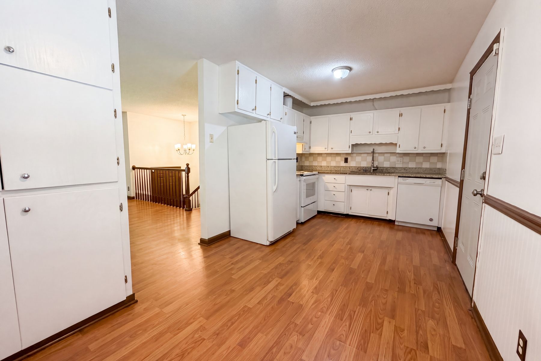 Photo 2 of 24 of 3108 Cobblestone Dr, Birmingham, AL