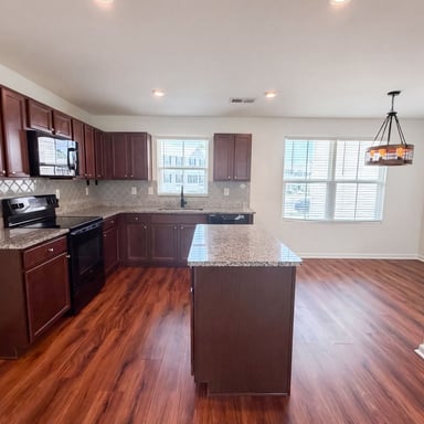 Property photo 2 of 923 Taybyn Rd