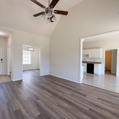 Property photo 3 of 425 Long Creek Dr
