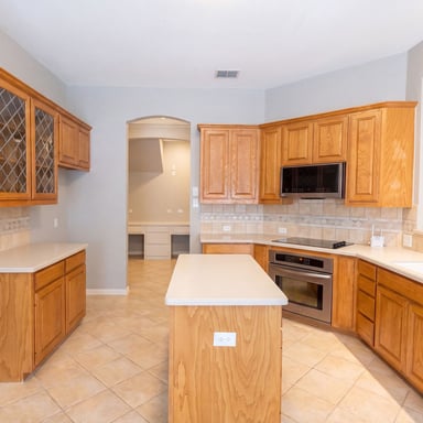Property photo 2 of 2601 Whispering Trl