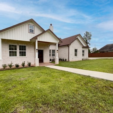 Property photo 1 of 40402 Mostyn Dr
