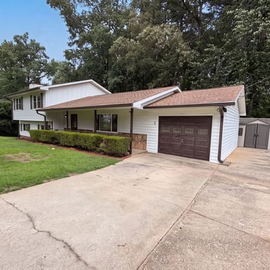 Property photo 1 of 4378 Shady Dr NW