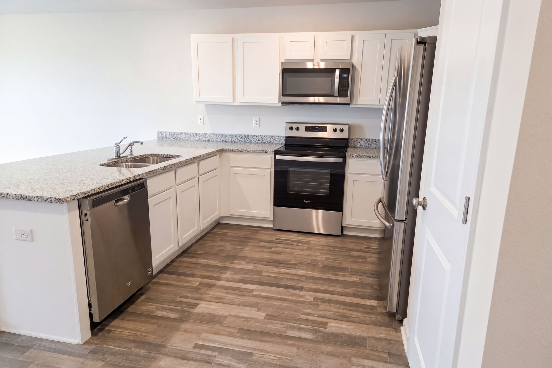 Photo 2 of 21 of 128 Mikaela Ave, Defuniak Springs, FL