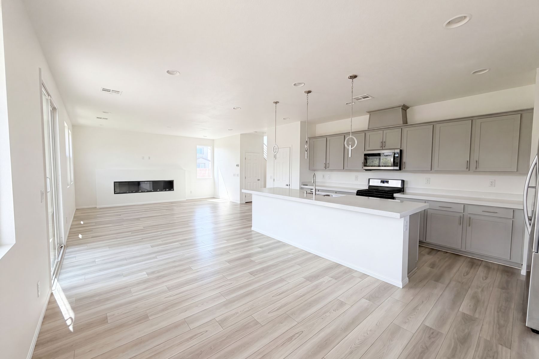 Photo 2 of 46 of 1561 Redolence Ave, North Las Vegas, NV