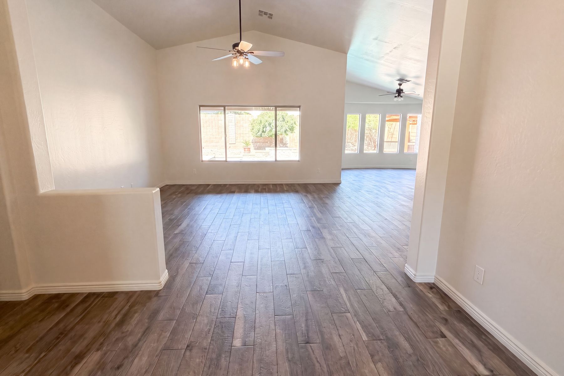 Property photo 3 of 13442 N 177th Dr