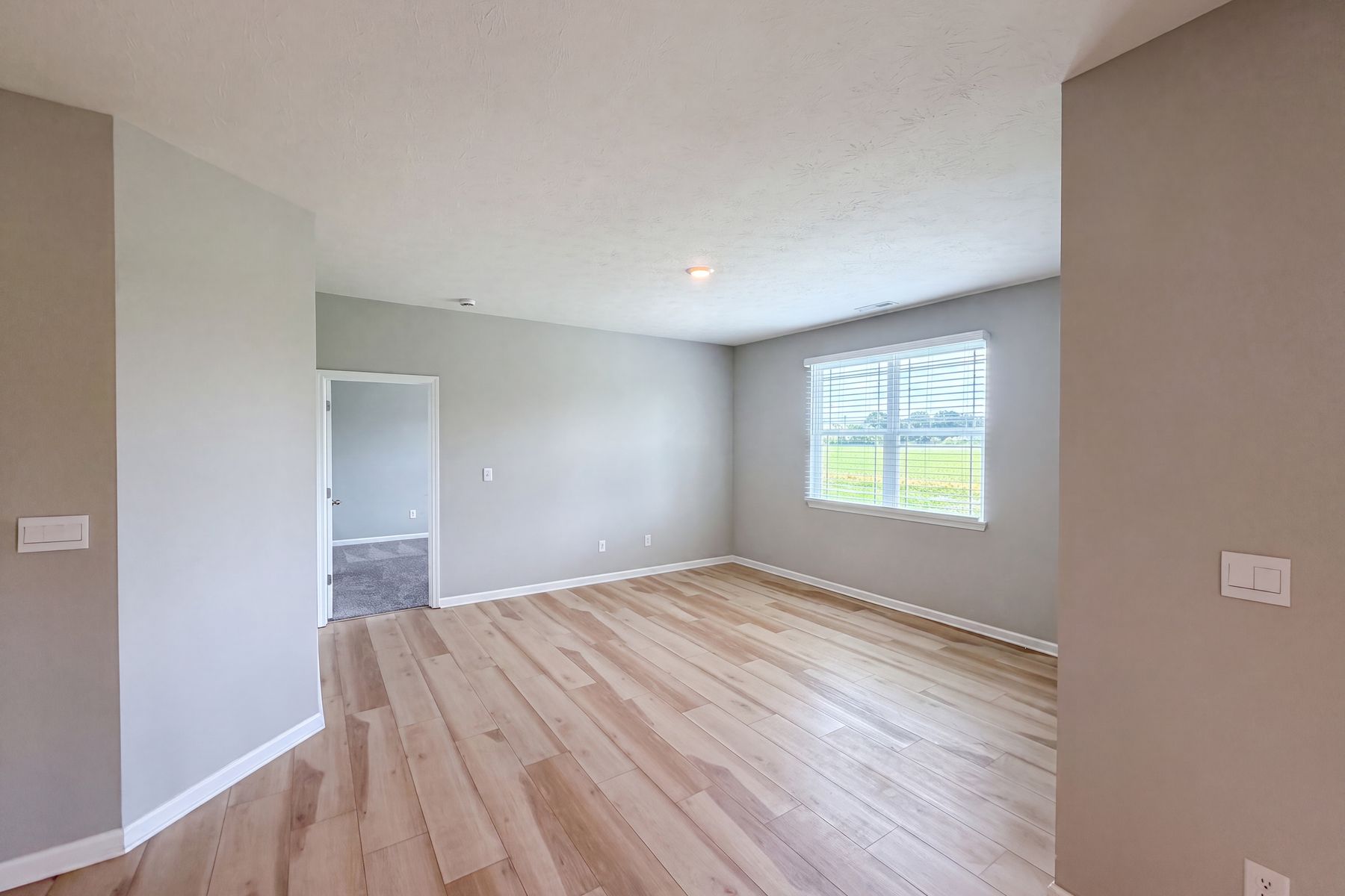 Property photo 3 of 1671 Fairmount Dr