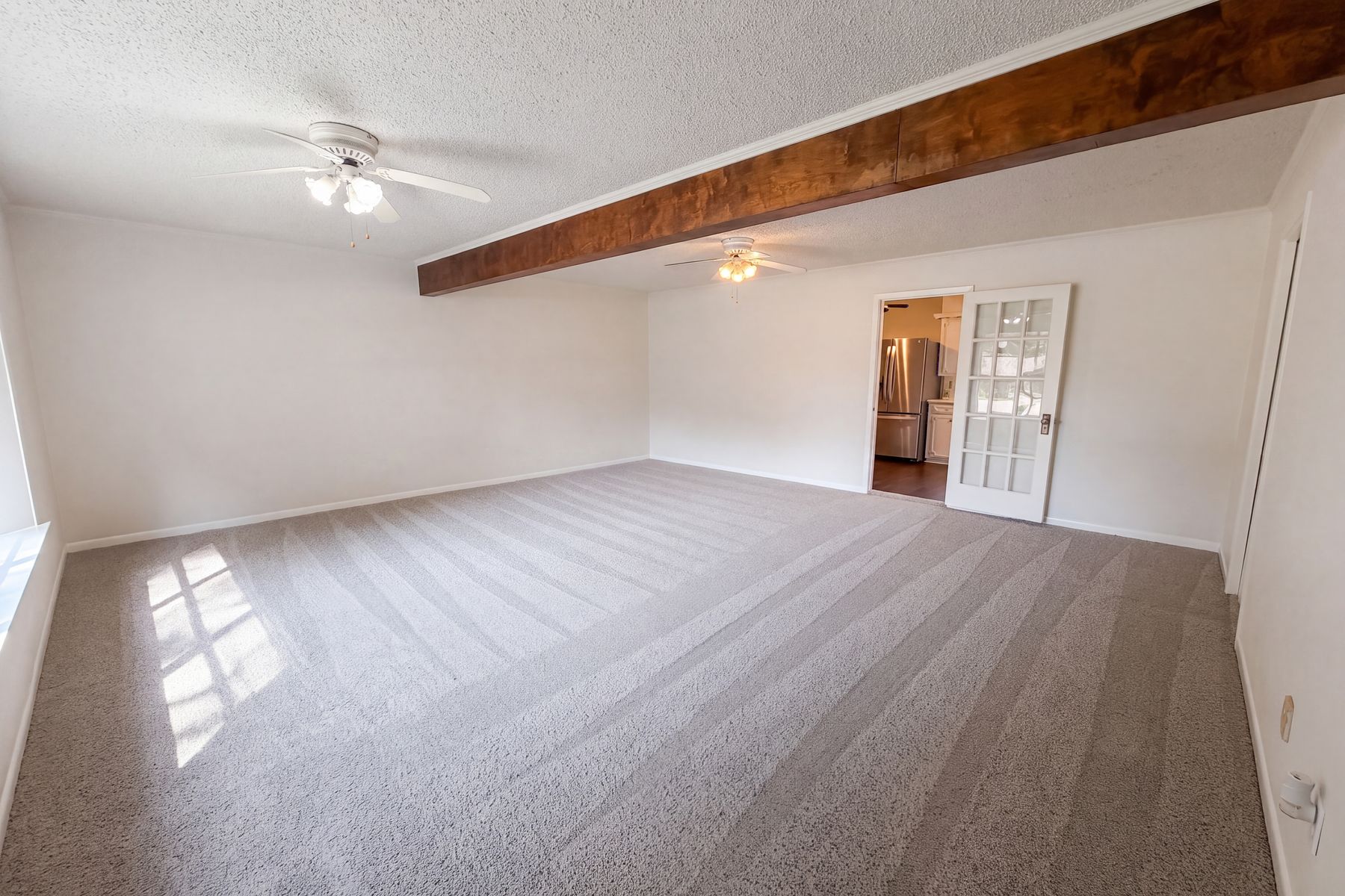Property photo 3 of 504 Love Cir