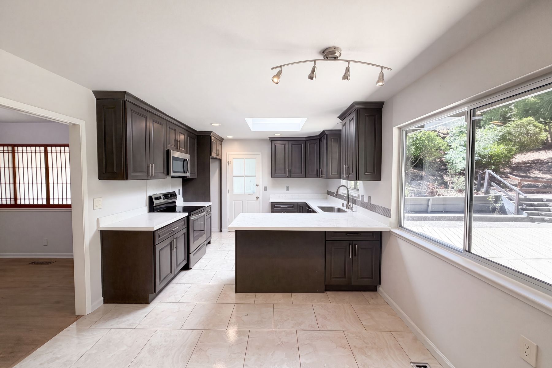 Photo 2 of 36 of 612 Tahos Rd, Orinda, CA