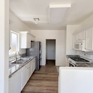 Property photo 2 of 5132 Rocky Bluff St