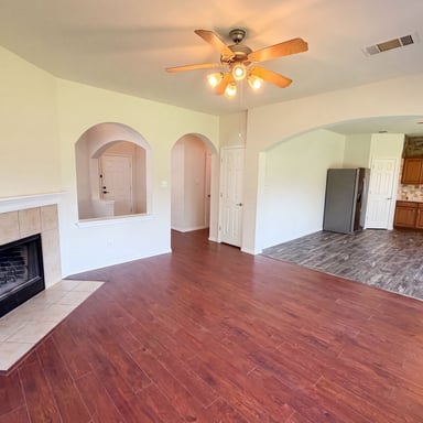Property photo 3 of 206 Almquist St