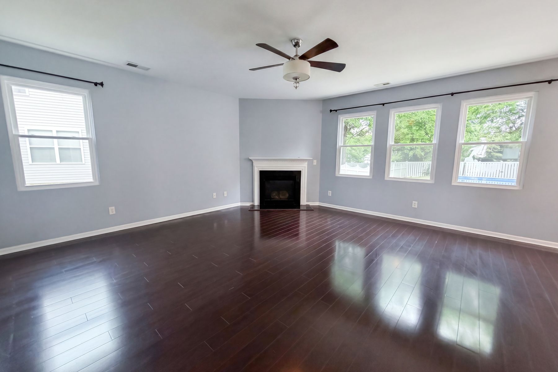 Property photo 3 of 221 Sycamore Creek Rd