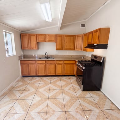 Property photo 2 of 415 E Indian School Ln