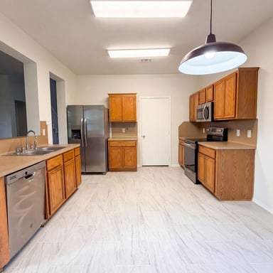 Property photo 2 of 2014 Tanur Cascade Dr