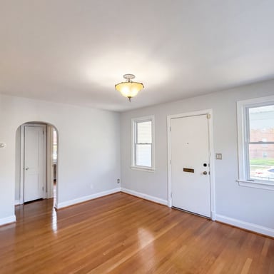 Property photo 3 of 3023 K St SE