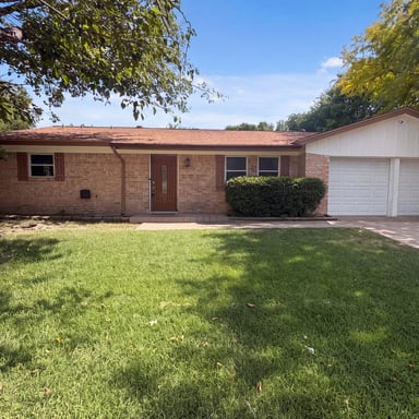 Property photo 1 of 908 Laurie Ln