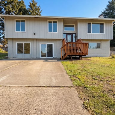 Property photo 1 of 2409 SE Higgins Dr