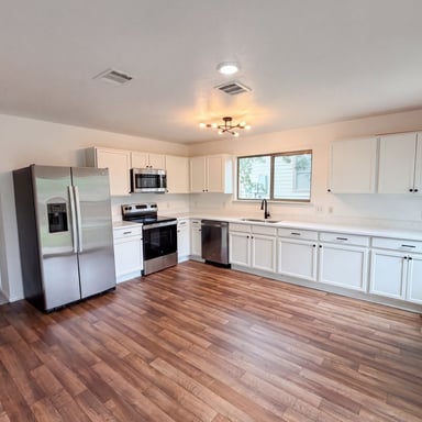 Property photo 2 of 5406 S Hearsey Dr
