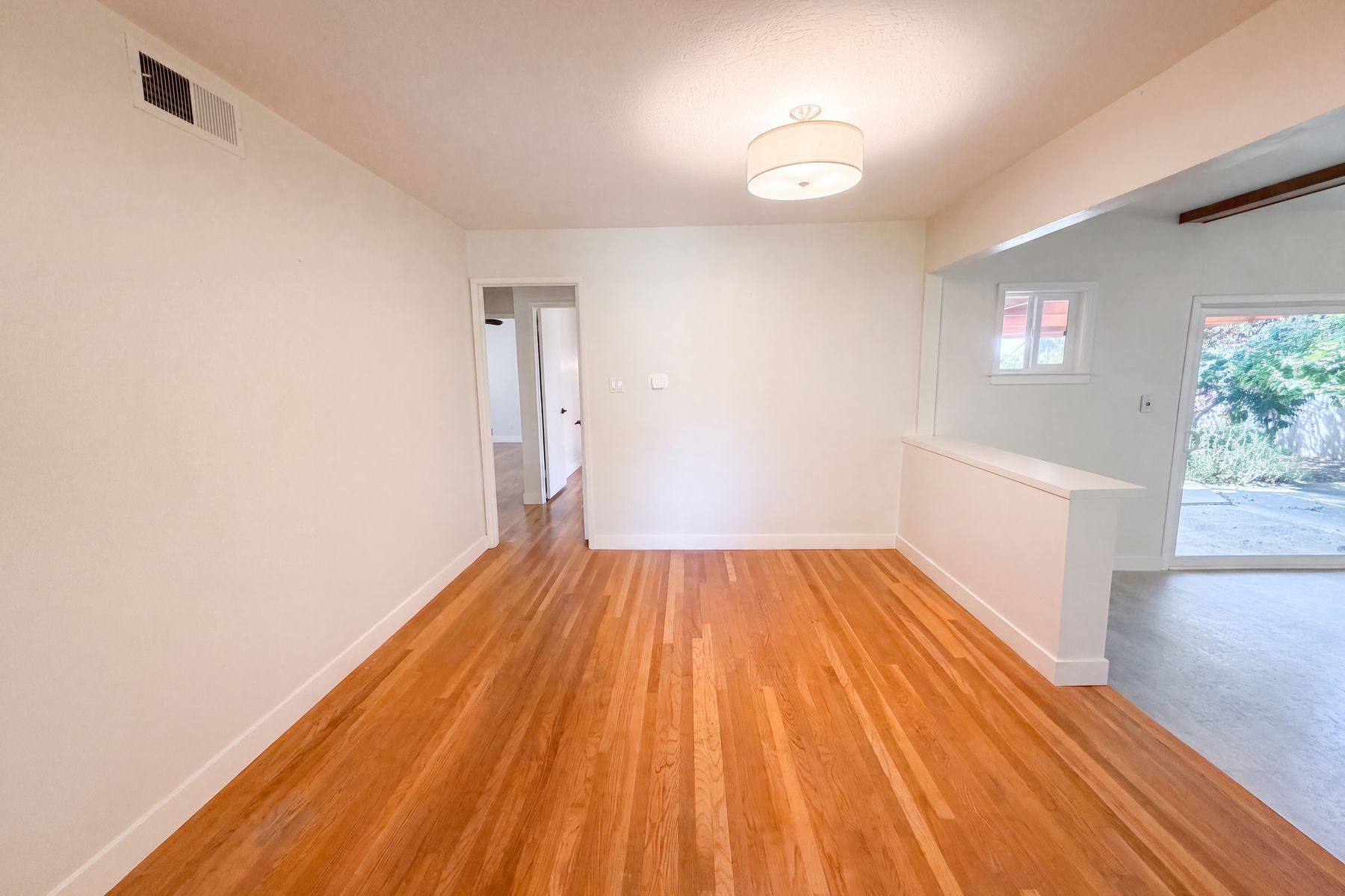 Property photo 3 of 9630 Beachwood Dr