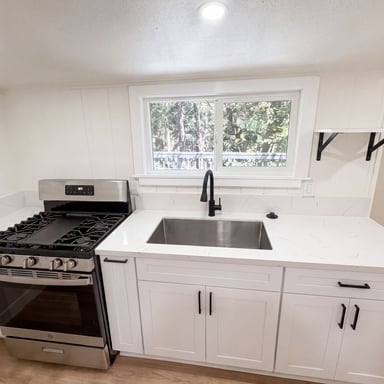 Property photo 2 of 982 Oak Dr