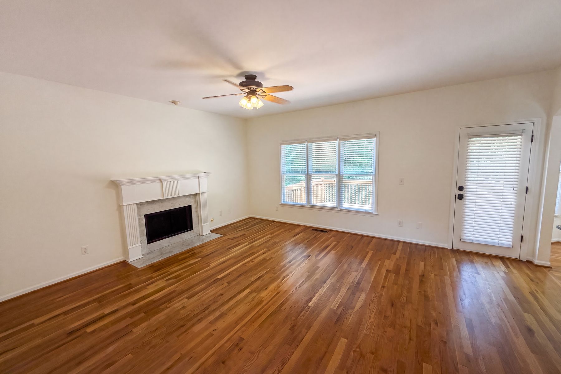 Property photo 3 of 3612 Brookefall Ct