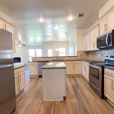 Property photo 2 of 5591 Coventry Dr
