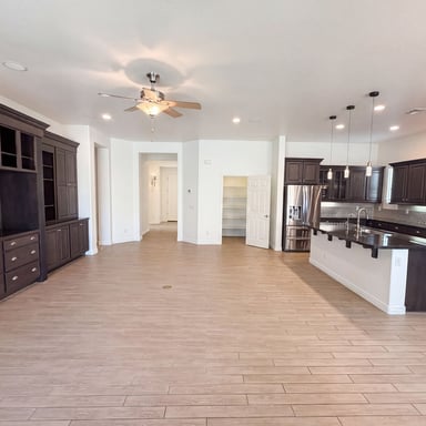 Property photo 3 of 7420 W Crabapple Dr