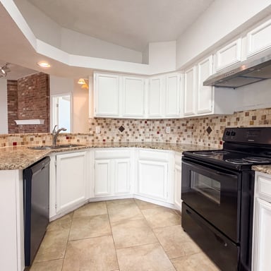 Property photo 2 of 6806 Raintree Frst