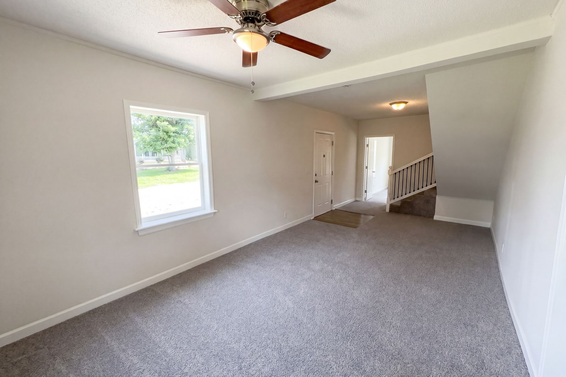 Property photo 3 of 202 E Centennial St