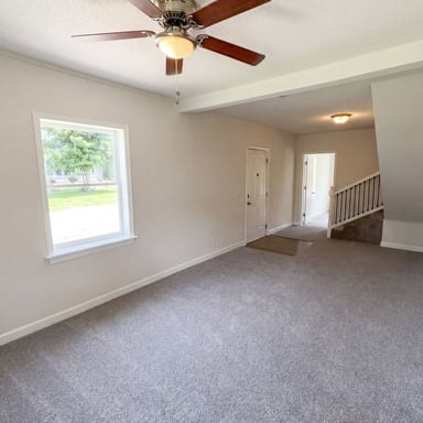 Property photo 3 of 202 E Centennial St