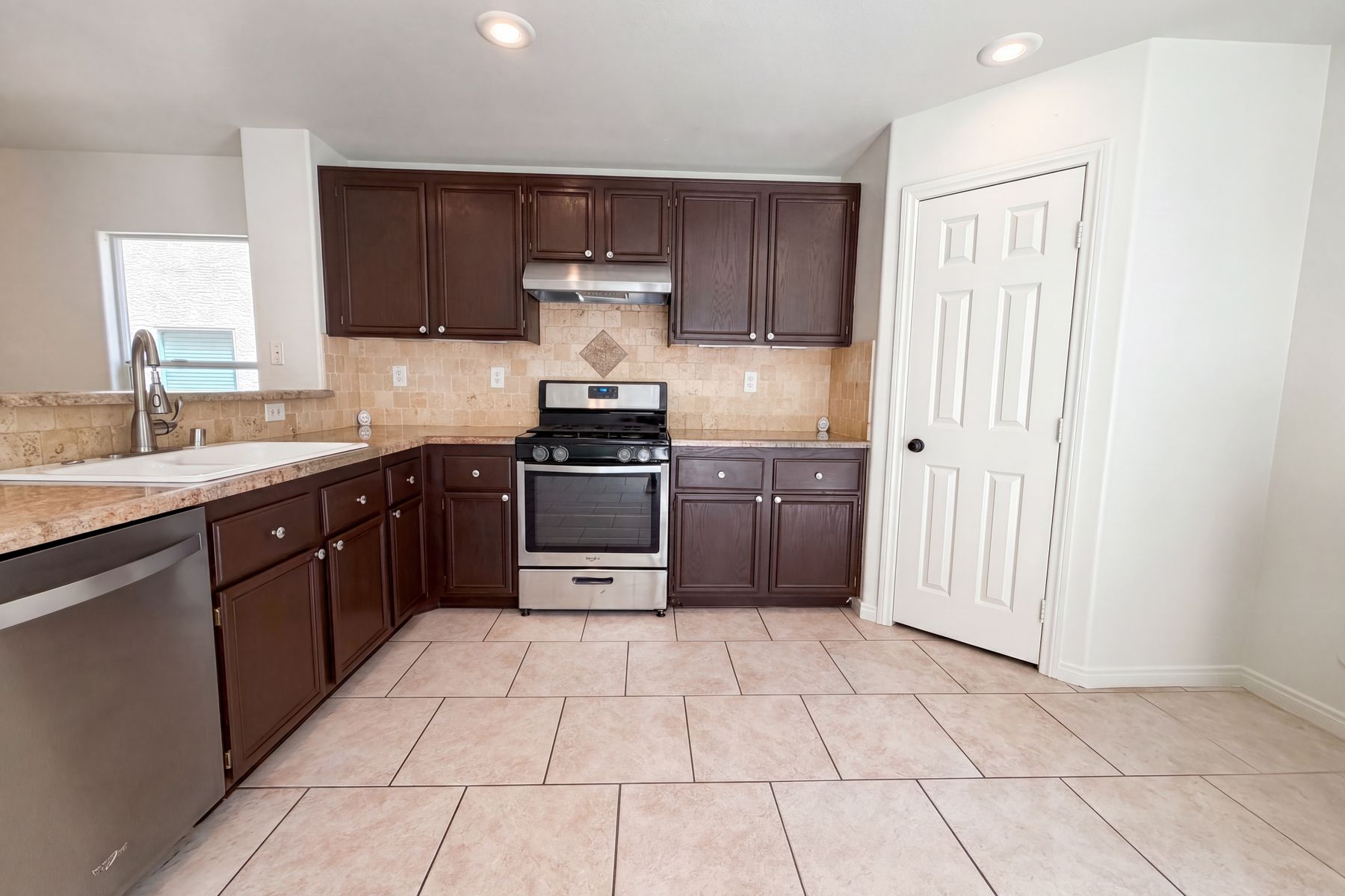Photo 2 of 22 of 7274 Pine Barrens St, Las Vegas, NV