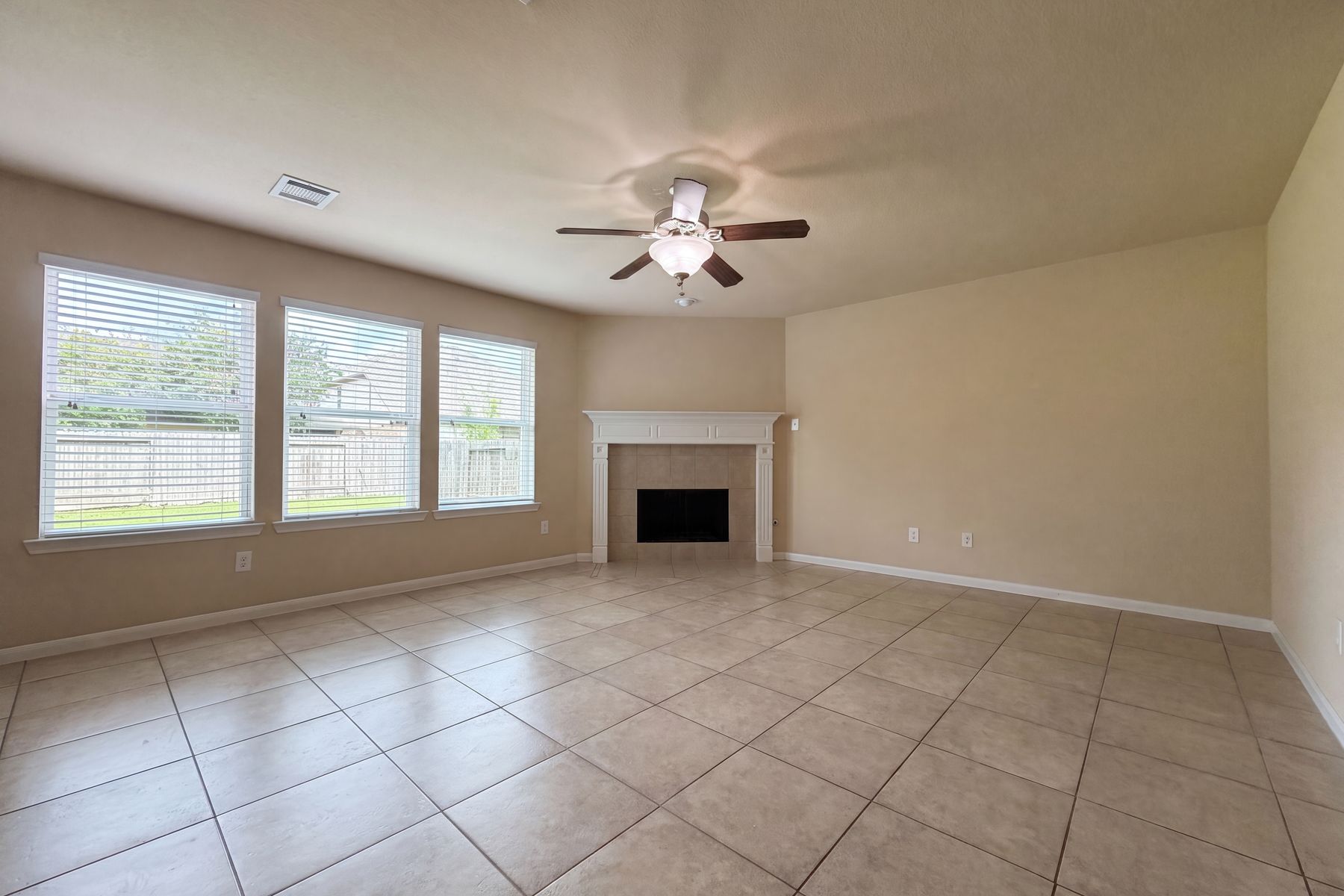Property photo 3 of 9965 Boulder Bend Ln