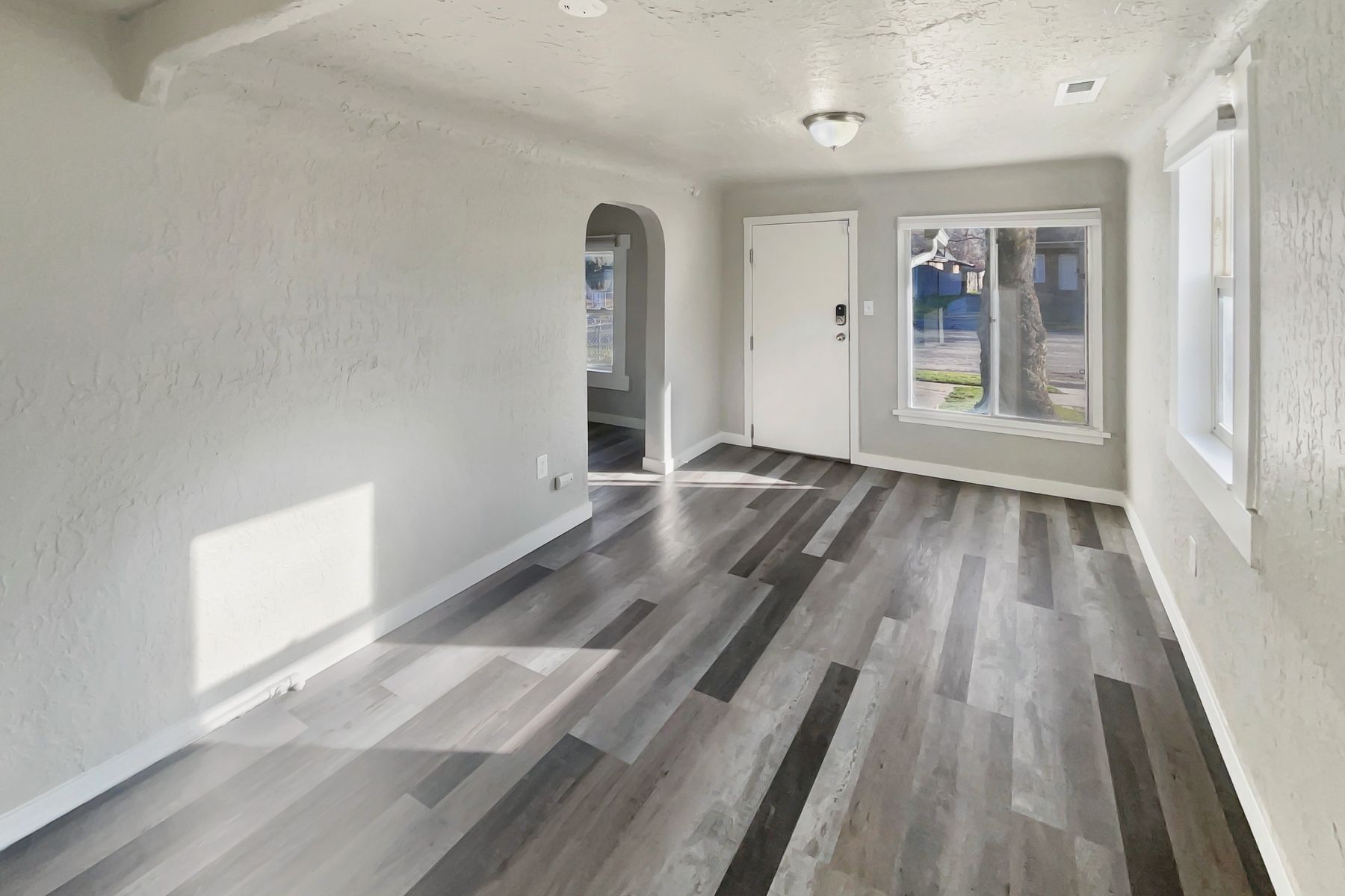 Property photo 3 of 2865 Pingree Ave