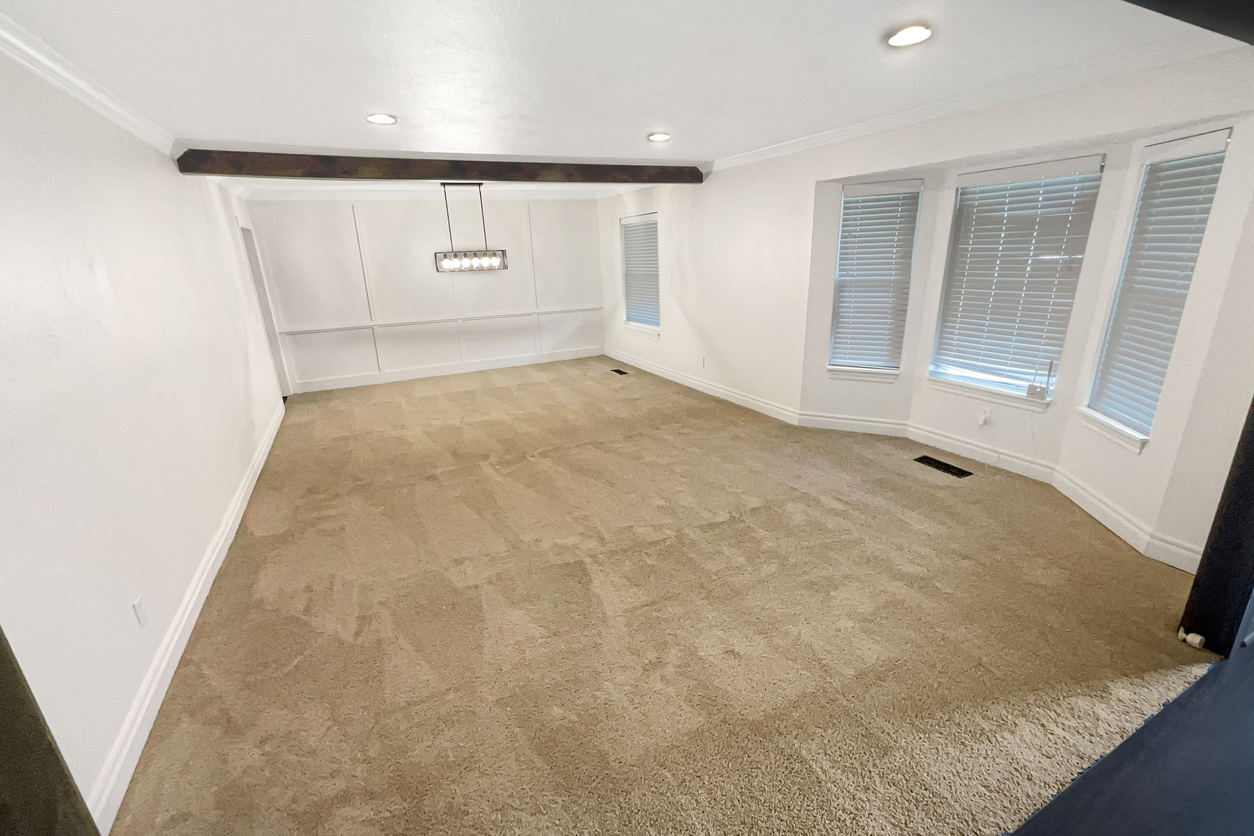 Property photo 3 of 5816 NW 83rd St