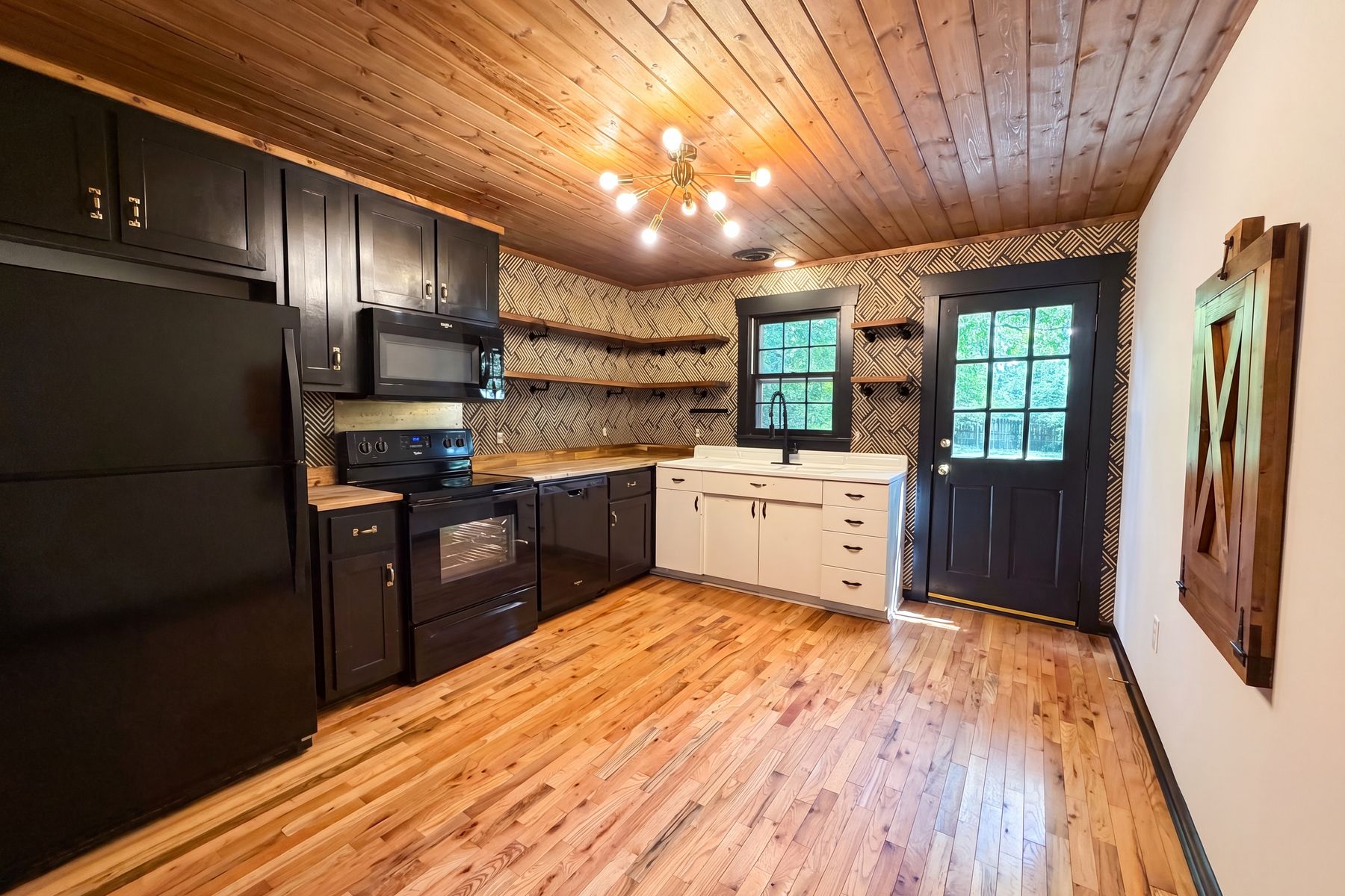 Photo 2 of 20 of 509 Drake Ave, Nashville, TN