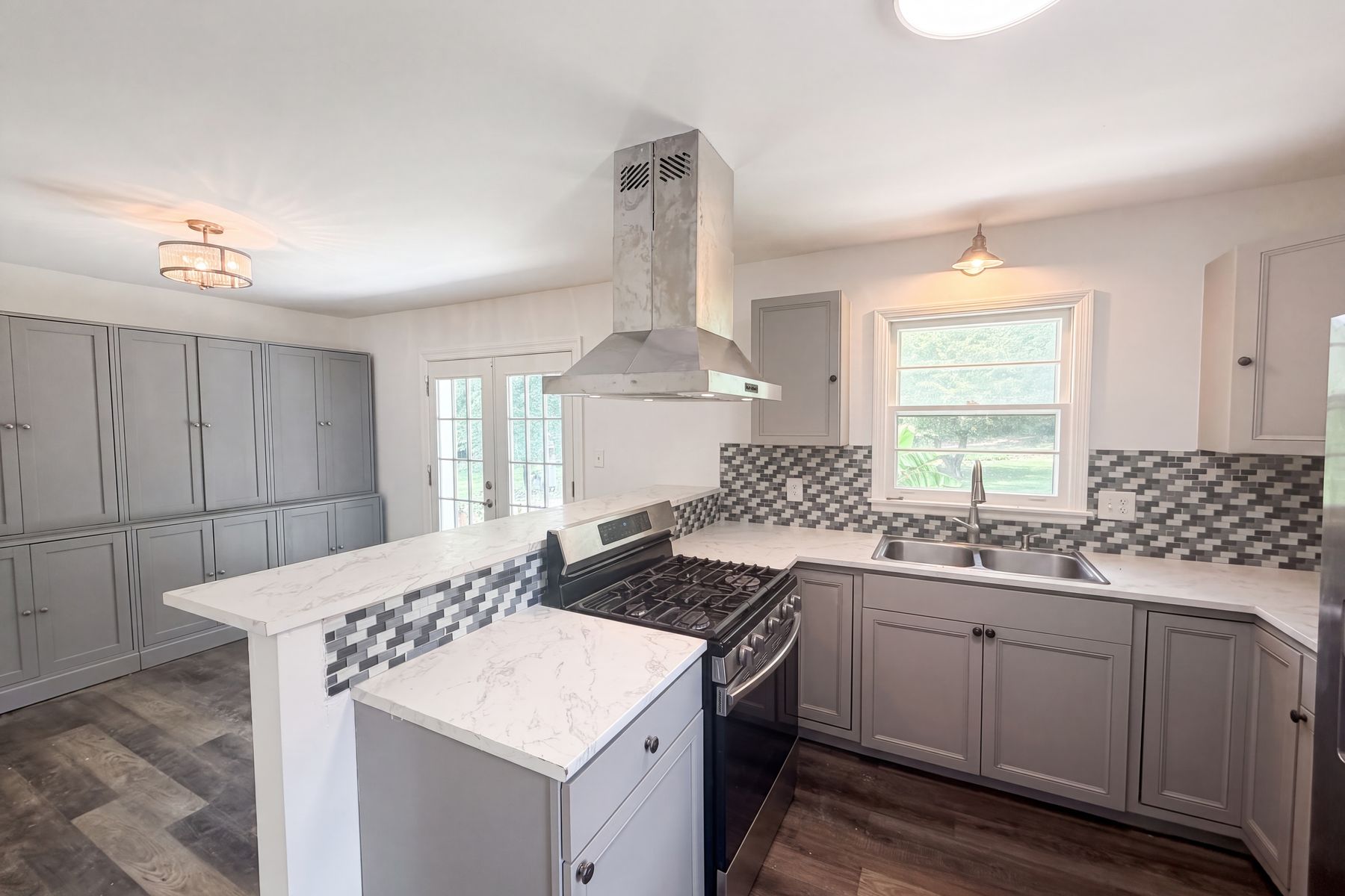 Photo 2 of 17 of 3119 Holbrook Dr SW, Marietta, GA