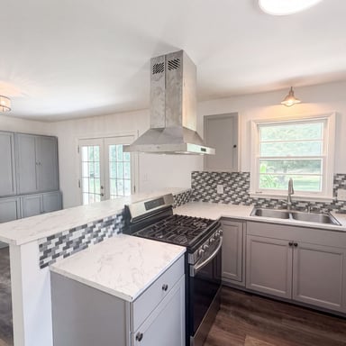 Property photo 2 of 3119 Holbrook Dr SW