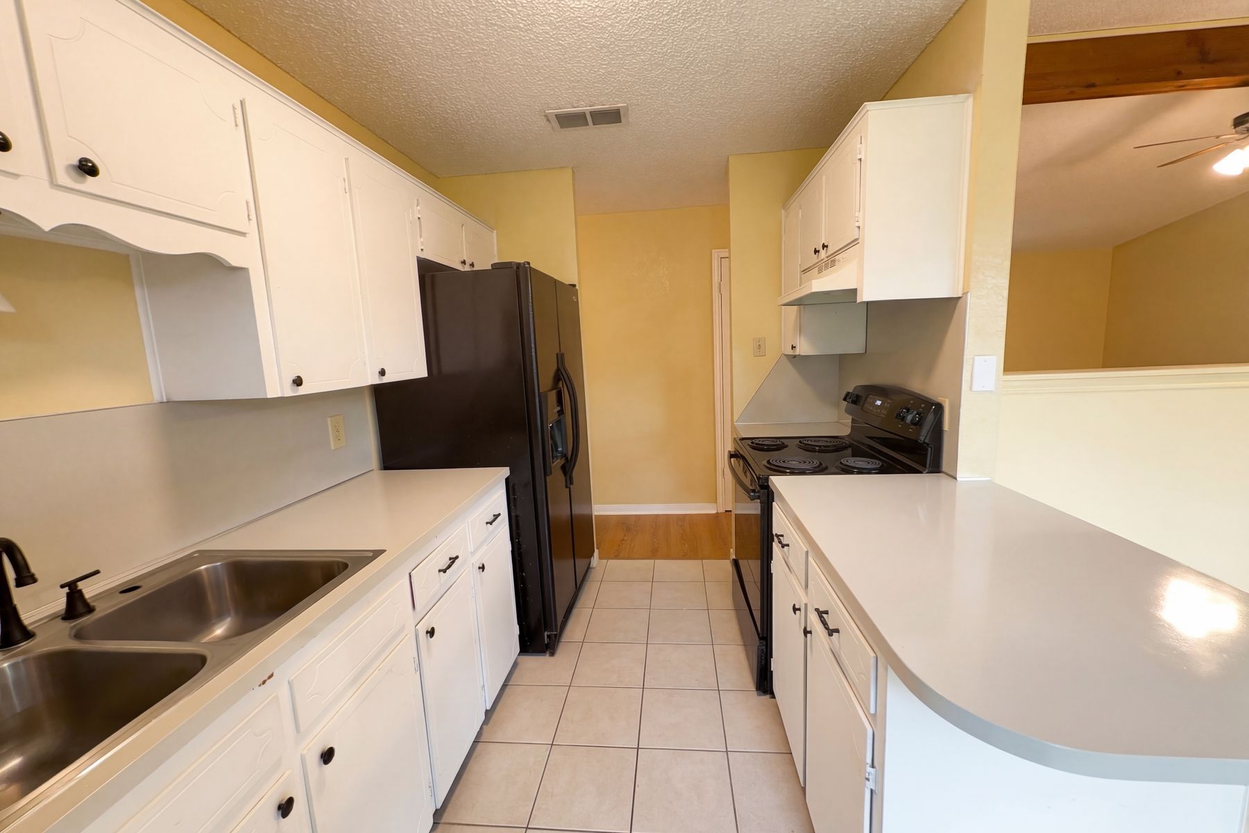 Photo 2 of 17 of 908 Hackberry St, Copperas Cove, TX
