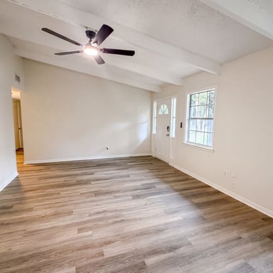 Property photo 3 of 1034 NE 31st Ave