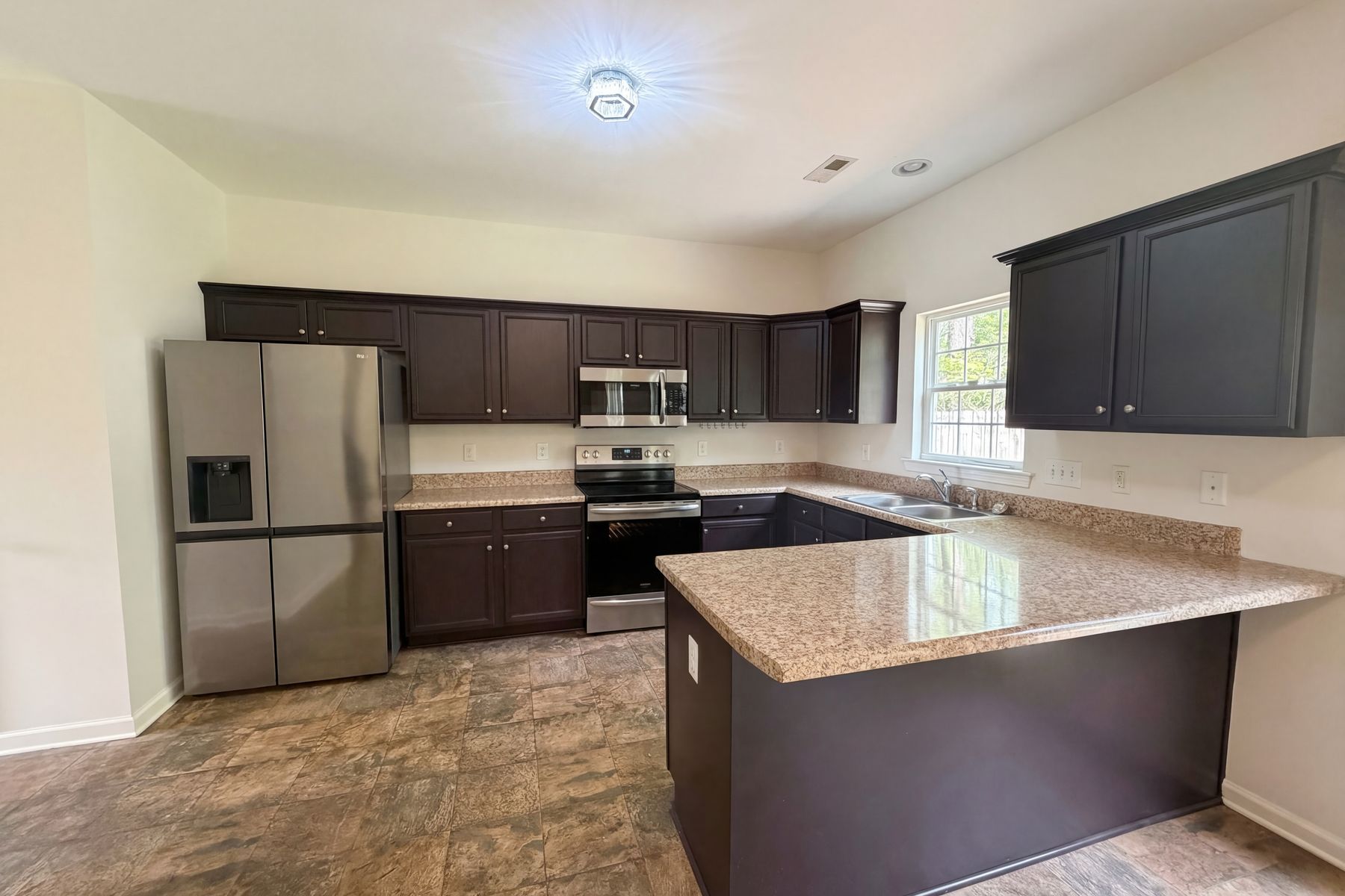 Photo 2 of 16 of 3705 Chancellorsville Ct, Raleigh, NC