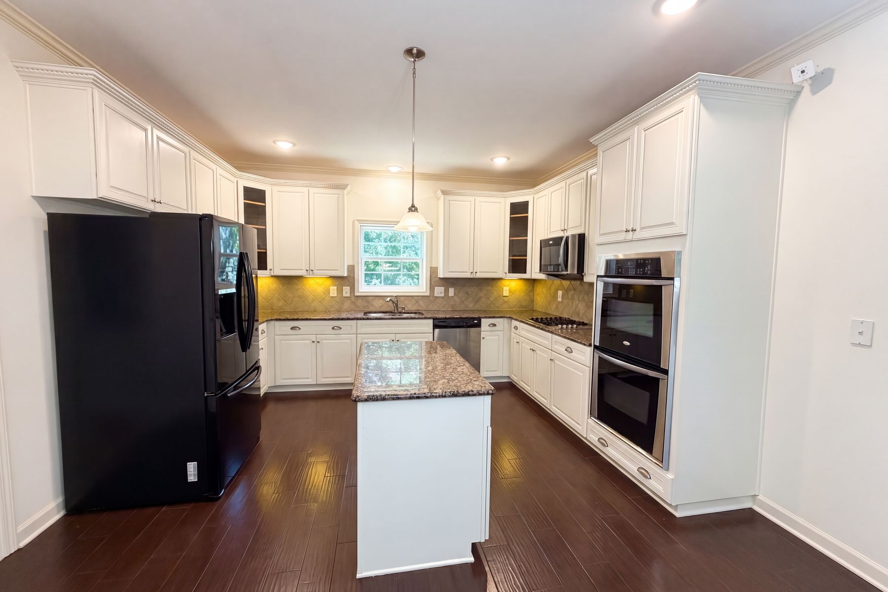 Photo 2 of 23 of 4903 Homeplace Dr, Apex, NC