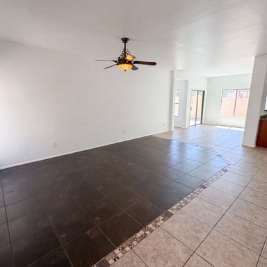 Property photo 3 of 934 E Overlin Dr