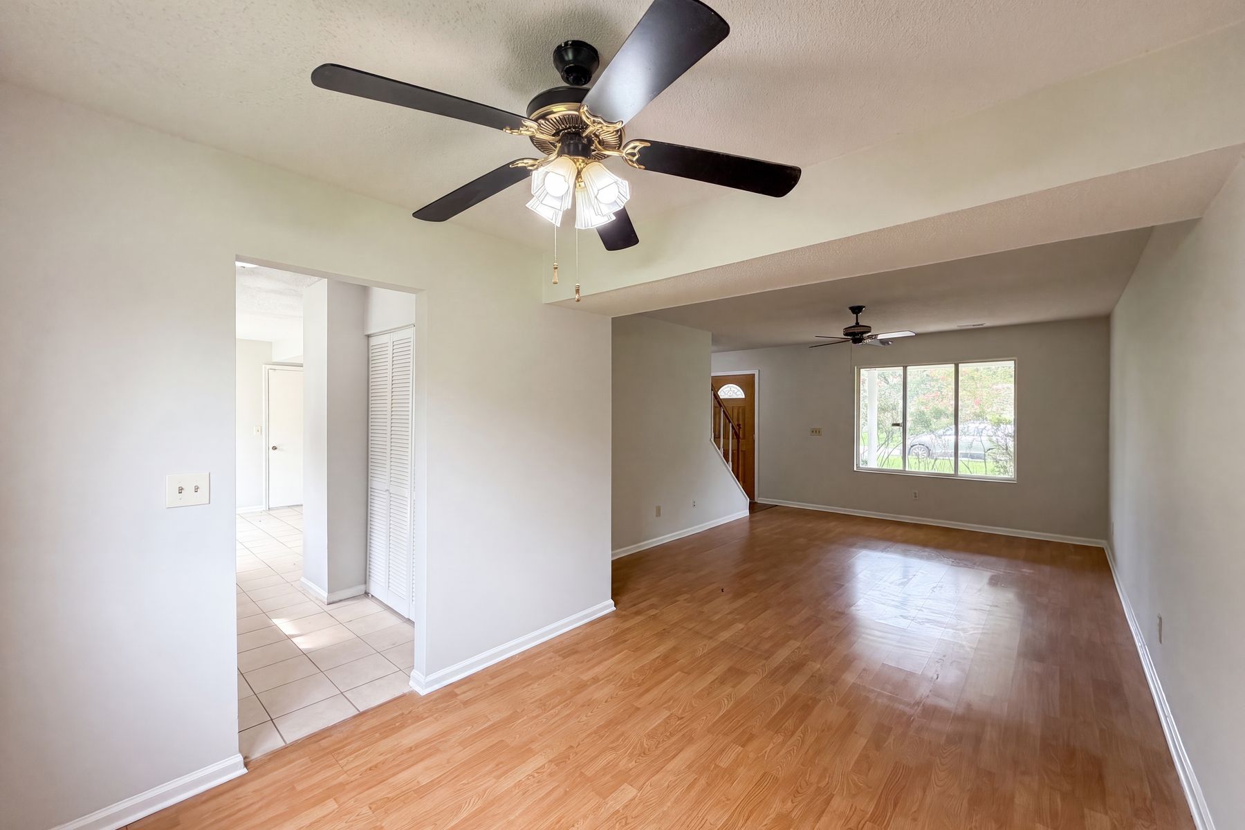 Property photo 3 of 6786 Moss Ct